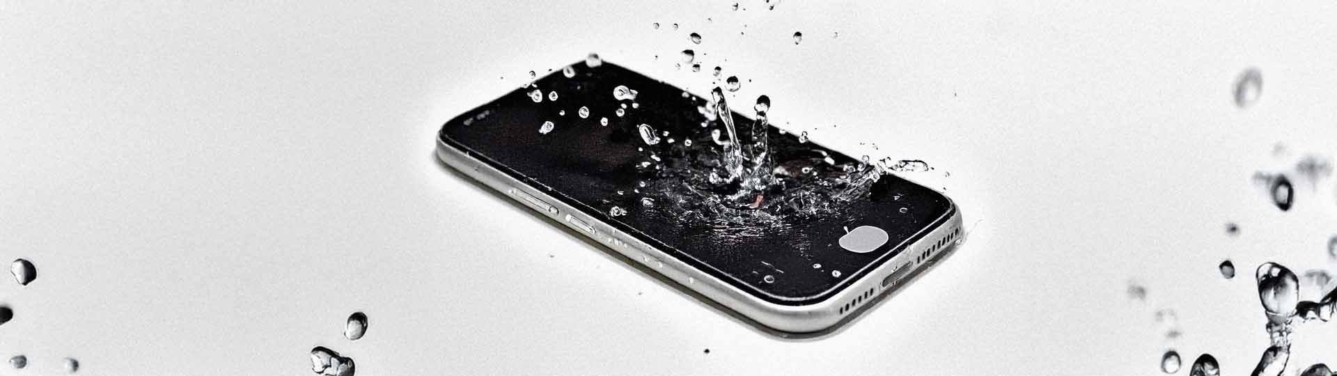 jak naprawić zalany telefon